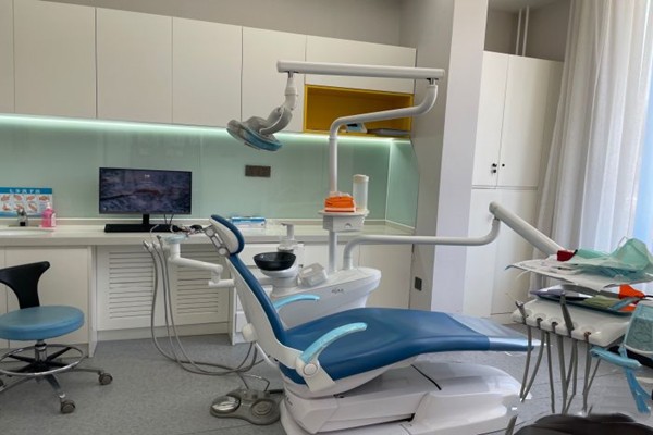 二、北京爵冠口腔连锁