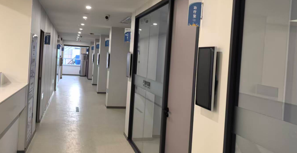 酒泉时光口腔医院地址在哪？总工会大厦一楼！4500元起种植牙+24小时急诊+儿童牙科全解析！