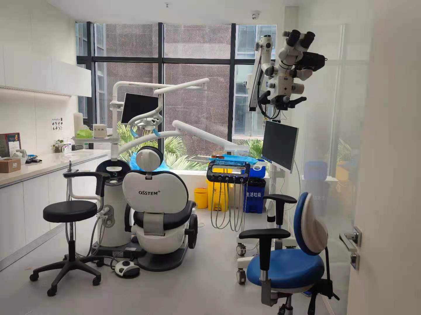 二、成都极光口腔