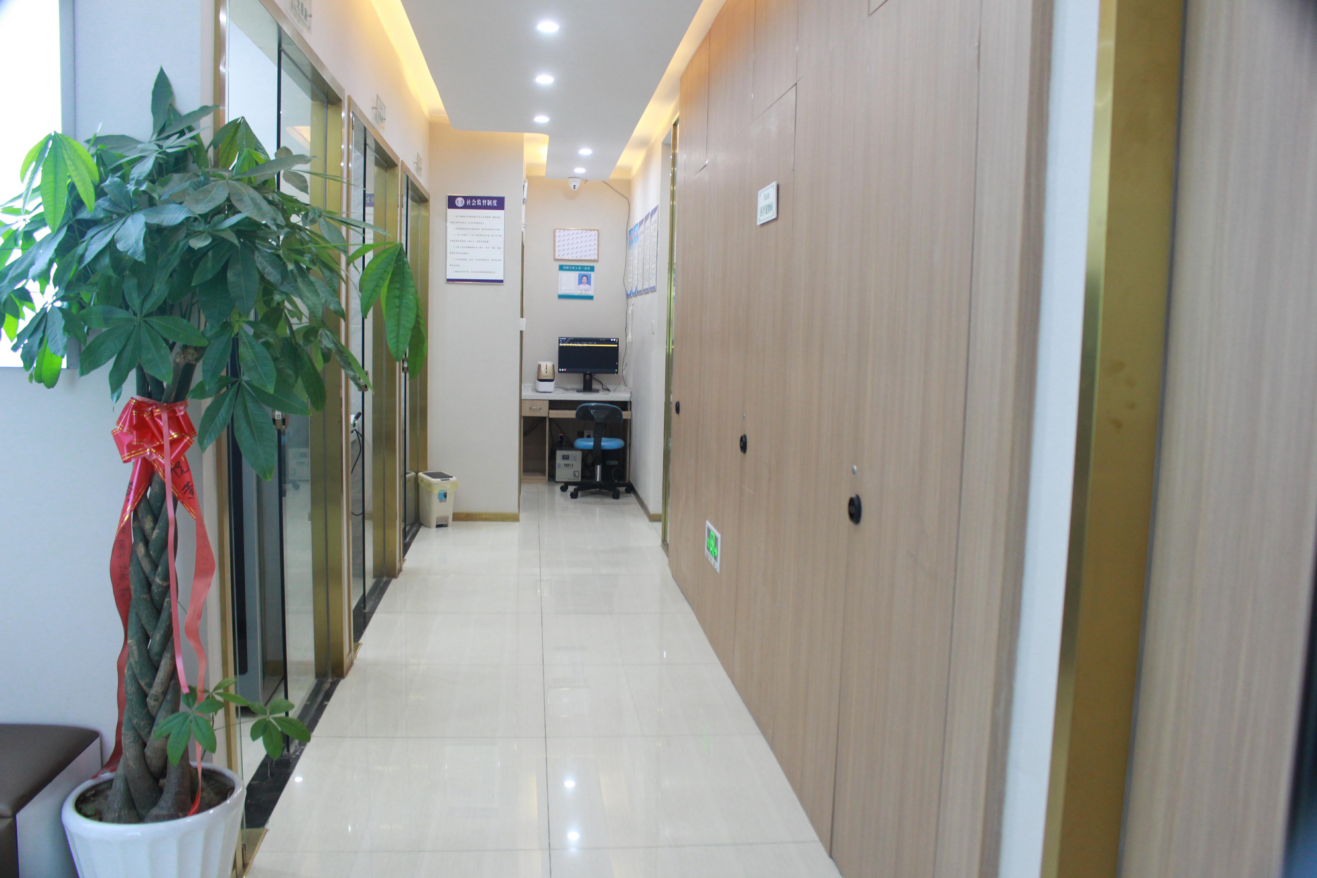 屯溪哪里看牙好？朗朗植德无牙颌修复强，牙博士种牙快，黄山口腔综合实力稳！