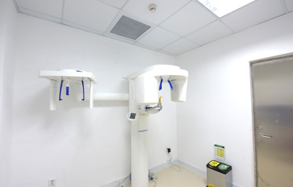 二、深圳美莱医院医生何玮的简介与背景