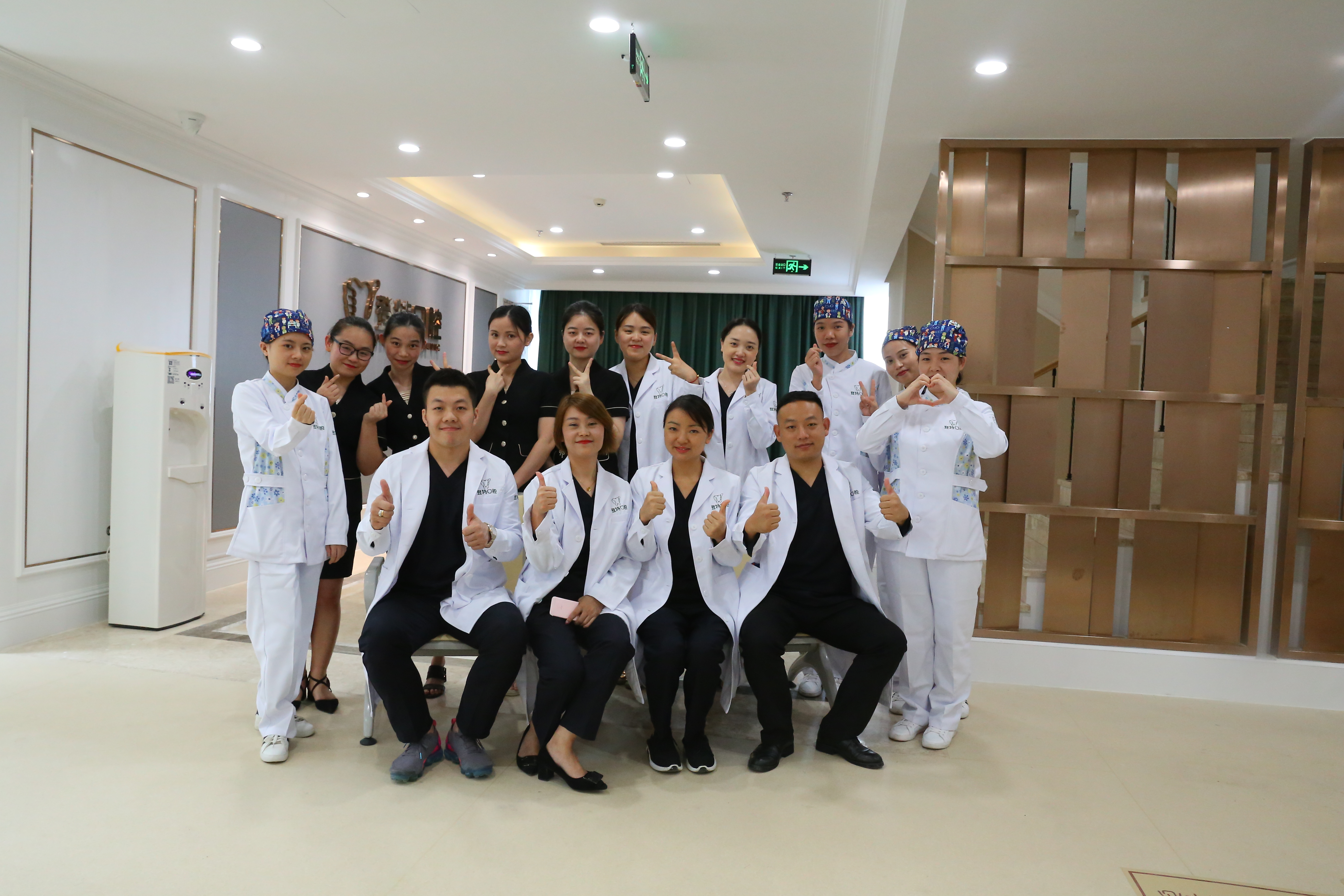 九、深圳登特口腔医院是否适合港澳患者？交通方便且收费合理