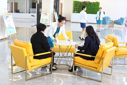 二、太原军大双眼皮哪个医生做的好？杨长征与白继平的手术风格对比