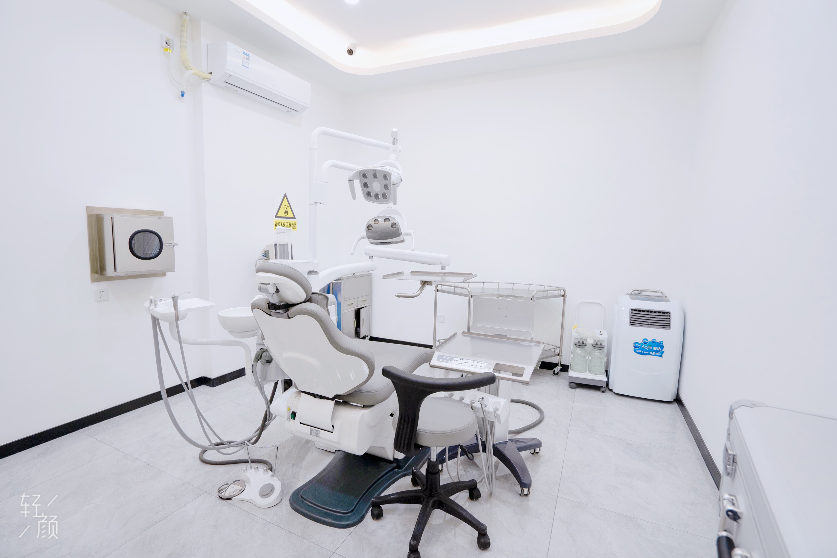 十一、成都华美紫欣馨医院电话：400-660-1985，提供咨询与预约服务