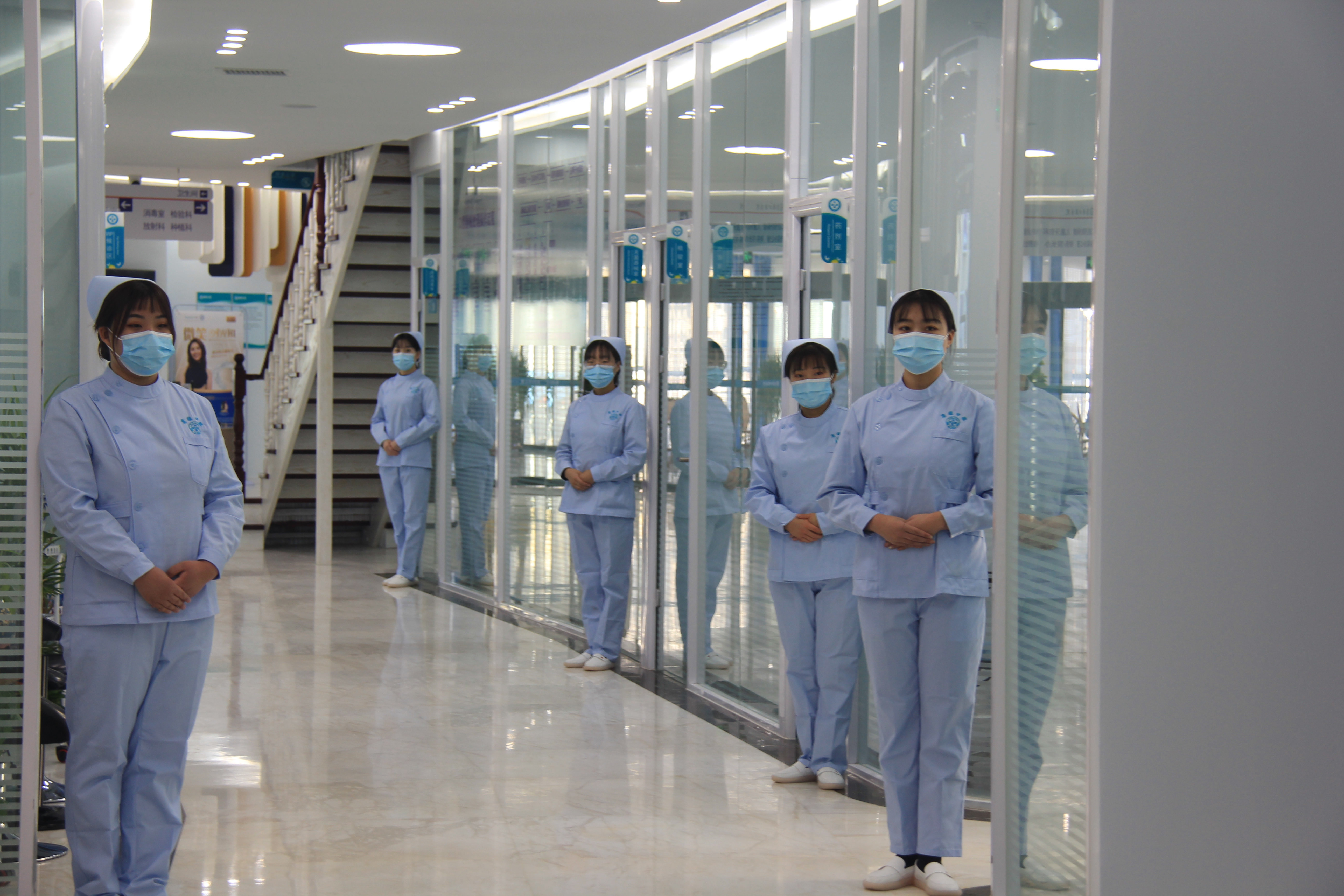 十二、成都华美紫欣馨医院价格：明码标价，不割韭菜