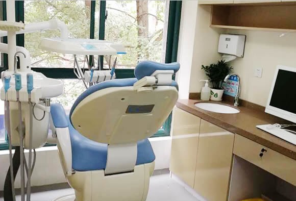 上海永华口腔医院李耀华种植牙价格5000元起？34年主任医师亲测性价比高！