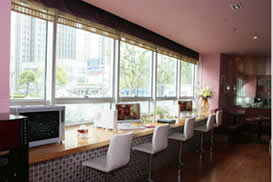 七、上海艺星杨国正医生做吸脂塑形疗效持久吗？黄金微雕吸脂技术+2026年价格8000元起/部位