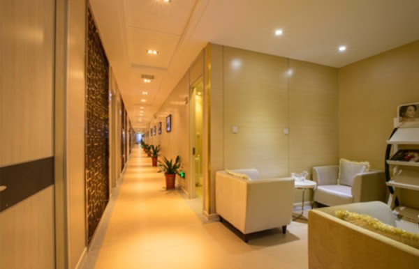 咸阳正规整形美容医院面部提升项目解析：美立方15000元线雕、华美38000元大拉皮、叶子8800元超声炮更受欢迎