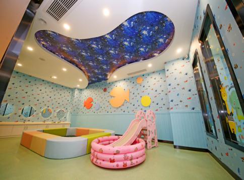 四、南京哪家医院有儿童专属视力筛查设备？技术适配性解析