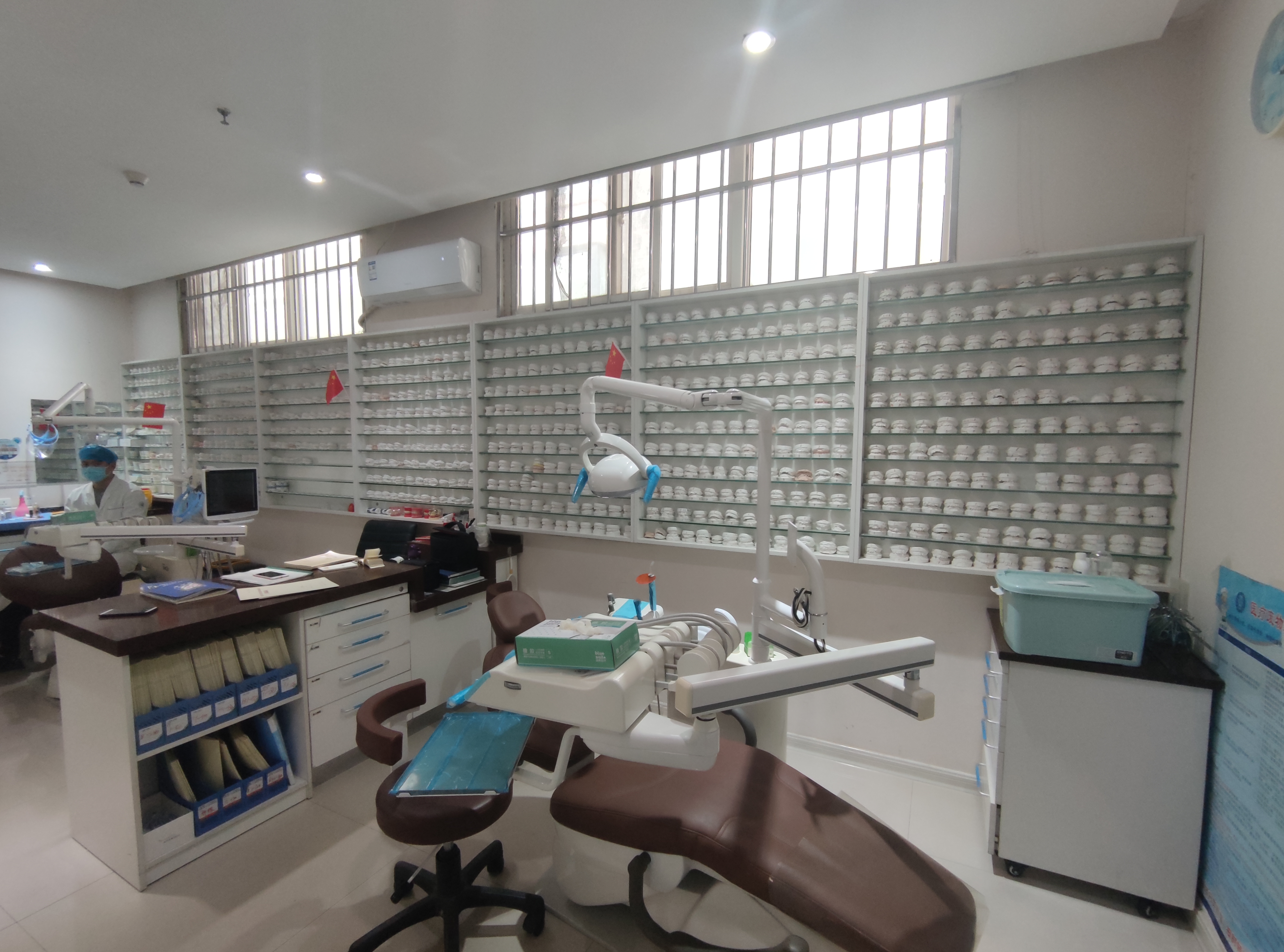 咸阳口腔医院排名前十怎么选？海涛穿颧骨种植便宜40%，市口腔院国产矫正12000元起